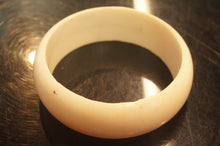 Load image into Gallery viewer, Assortment-of-Metal-Plastic-Bracelet