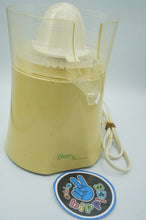 Load image into Gallery viewer, Vintage Juicer Oster Automatic USA made, 120 Volts-1.3 AMPS - ohiohippiessmokeshop.com
