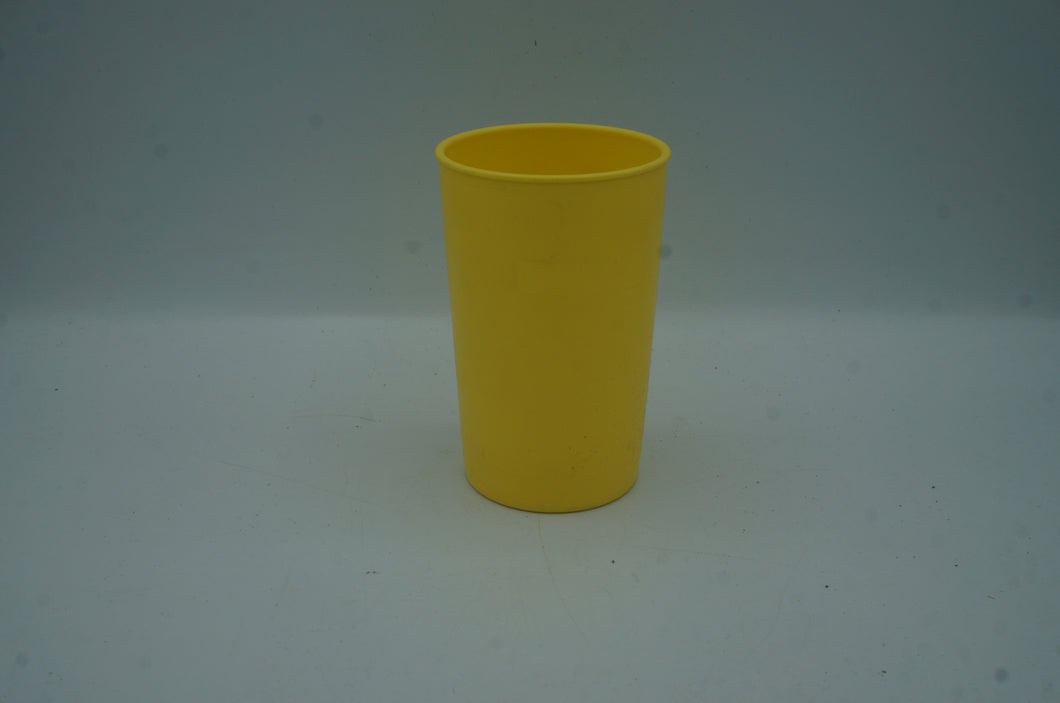 3.5x2.25 vintage Tupperware cup- ohiohippies.com