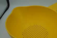 Load image into Gallery viewer, mid-century Tupperware strainers- ohiohippies.com
