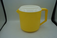 Load image into Gallery viewer, vintage Rubbermaid pitcher- ohiohippies.com

