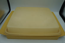 Load image into Gallery viewer, vintage Tupperware devilled egg holder- ohiohippies.com
