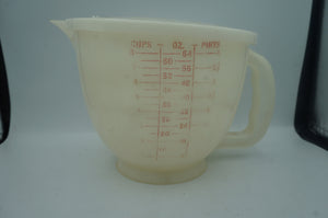 vintage Tupperware measuring bowl- ohiohippies.com
