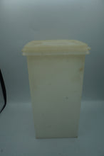Load image into Gallery viewer, vintage tall Tupperware container- ohiohippies.com
