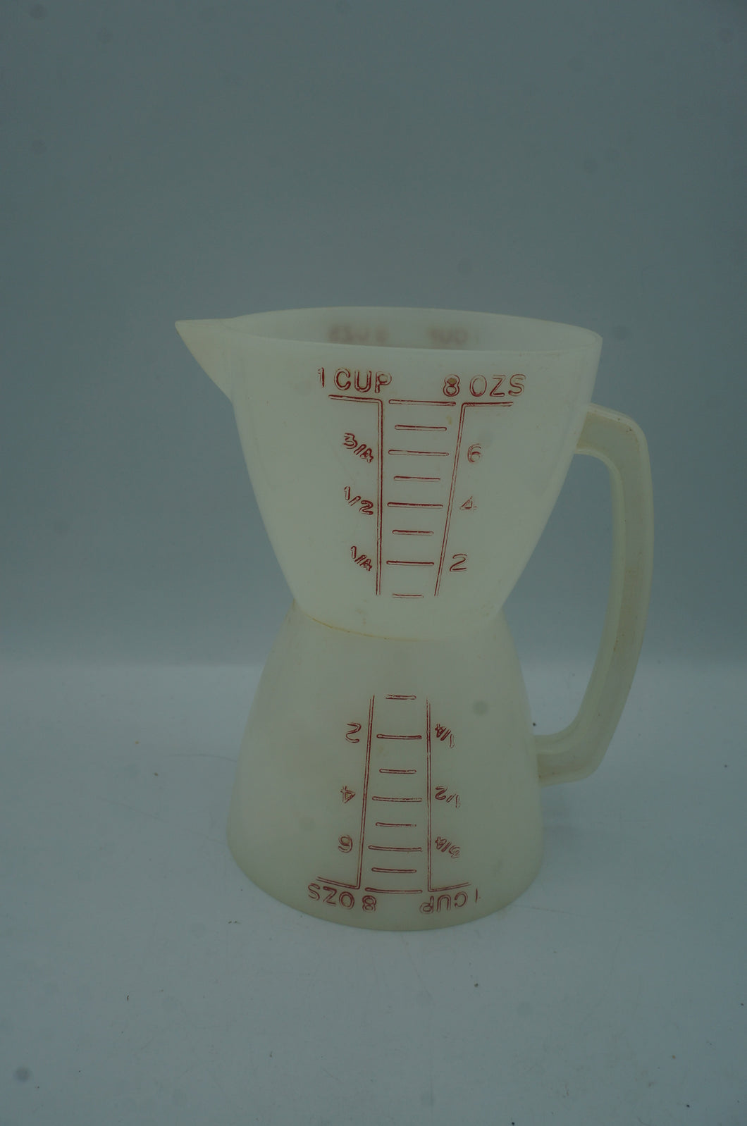 vintage Tupperware double-sided measuring cup- ohiohippies.com