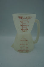 Load image into Gallery viewer, vintage Tupperware double-sided measuring cup- ohiohippies.com
