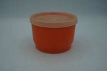 Load image into Gallery viewer, small vintage Tupperware container- ohiohippies.com
