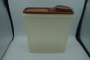 vintage Tupperware container- ohiohippies.com