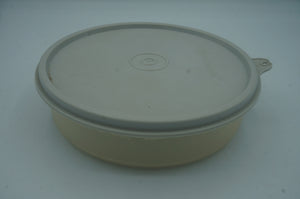 vintage Tupperware container- ohiohippies.com