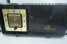 Load image into Gallery viewer, Vintage Radio - Caliculturesmokeshop.com
